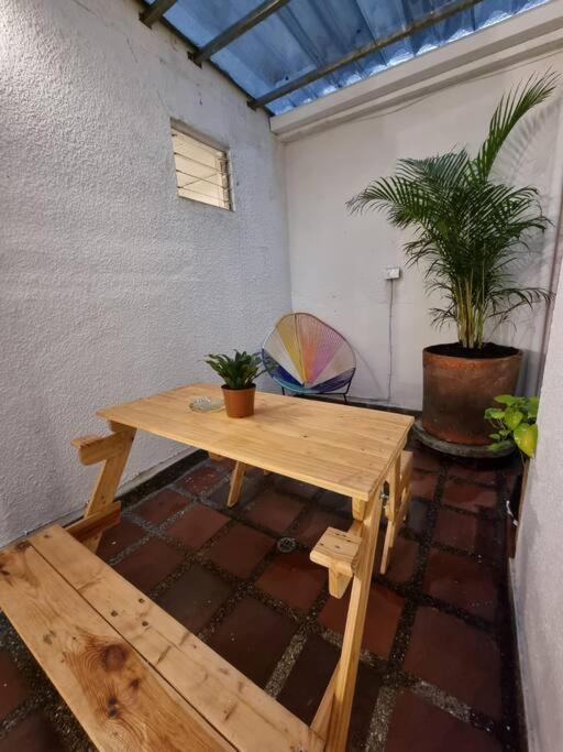 El Jardin De Manila Apartment Меделин Екстериор снимка