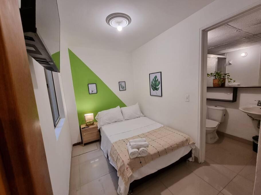 El Jardin De Manila Apartment Меделин Екстериор снимка